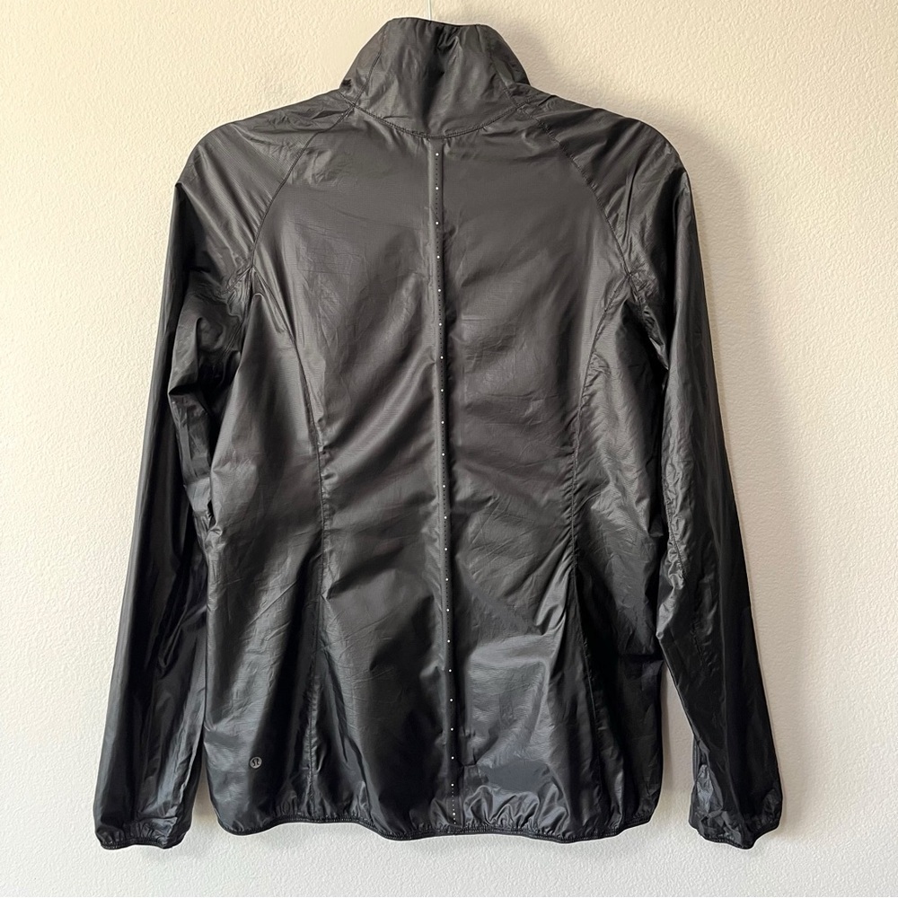 Lululemon Women's Run With It Jacket Black Size 6 Windbreaker Water Resistant - Picture 8 of 12